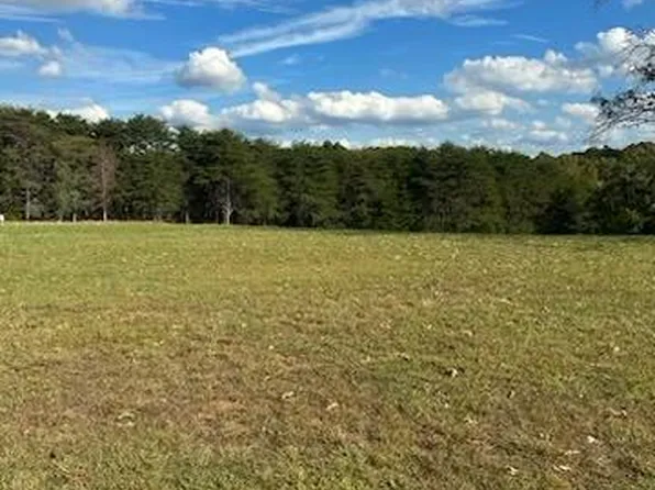 31 Farm Dr, Moneta, VA 24121