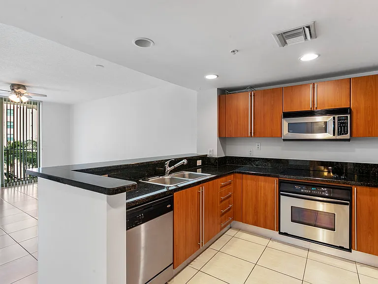 610 Clematis St #527 — Photo 3