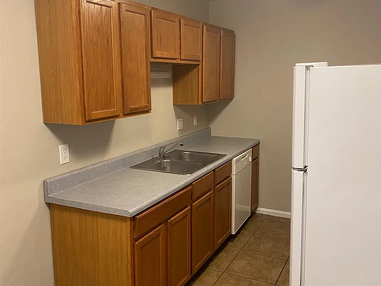 106 Dixie Dr #D — Photo 5