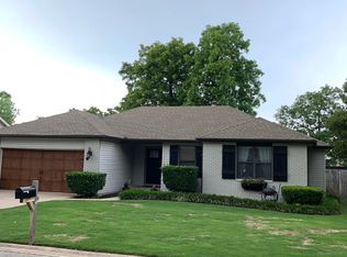 307 Turf Ln, Carl Junction, MO 64834