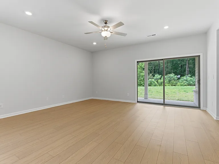 15007 Greenleaf Dr — Photo 9