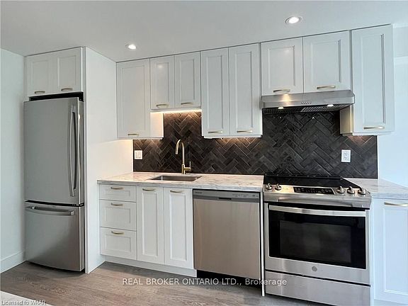 5th image of 412 Exmoor St