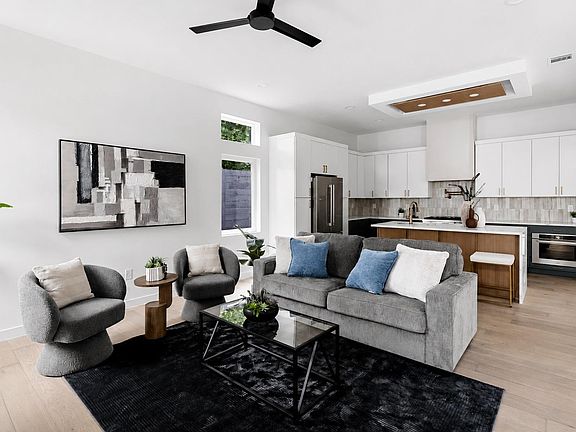 3rd image of 3204 Lyons Rd #2