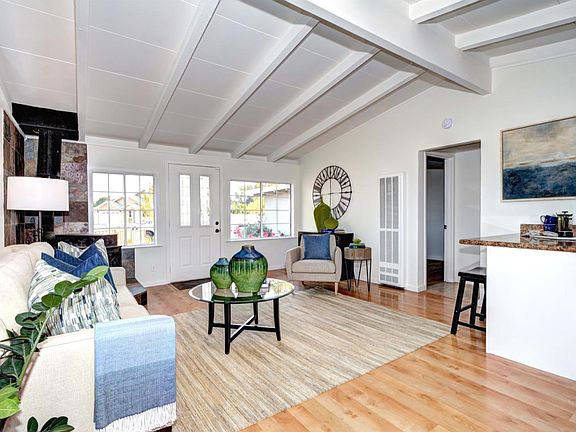 4th image of 301 Greenlake Dr
