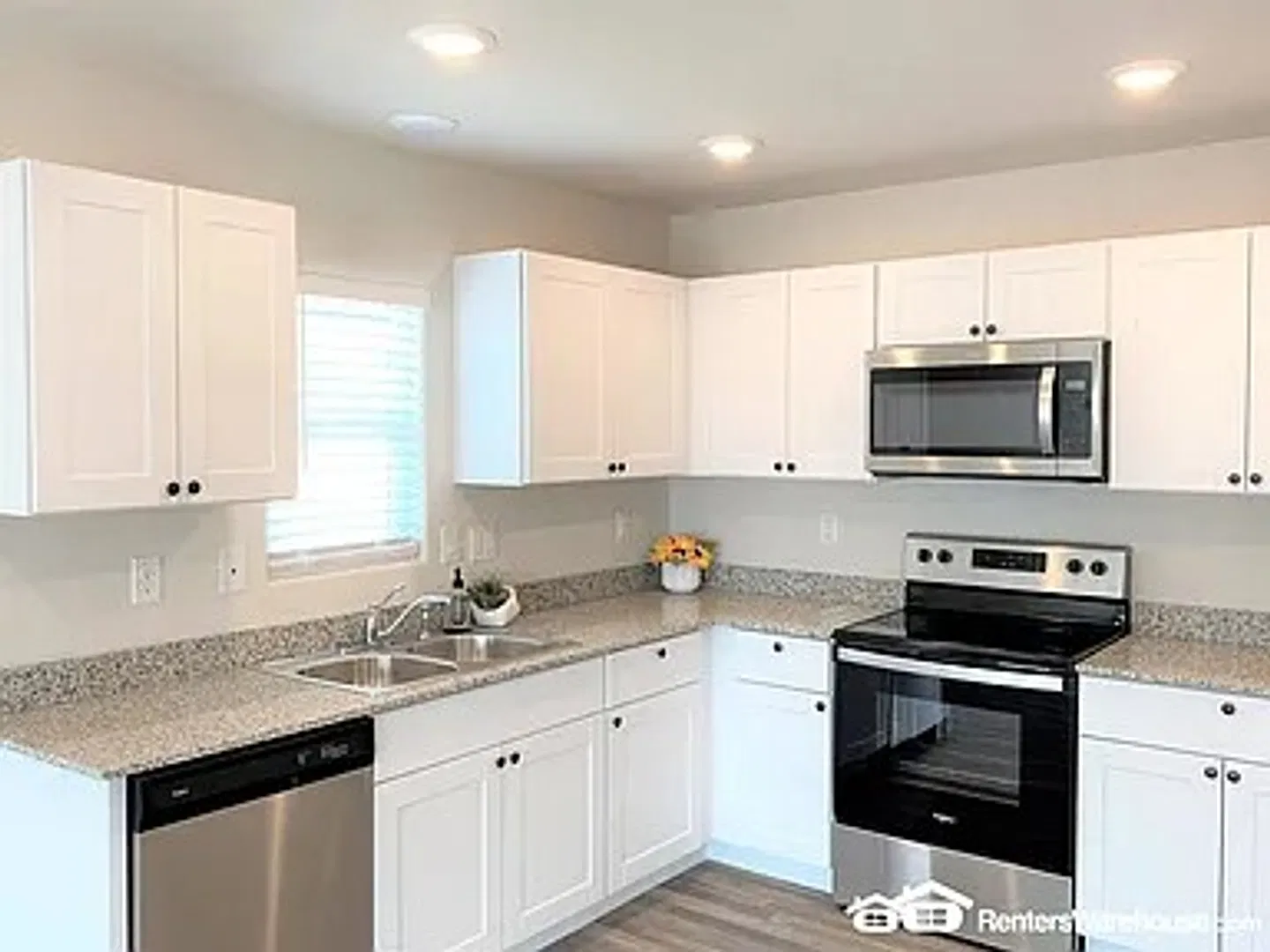 Back-To-School Special! Almost New 3 Br 2 Ba 2 Cg Home In Picacho Crossing In Coolidge — Photo 3