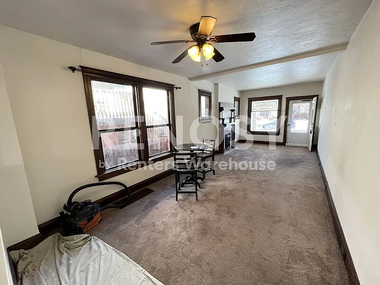 1017 S Pearl St — Photo 5