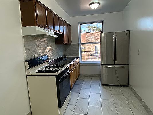 1st image of 9515 Foster Ave #2R