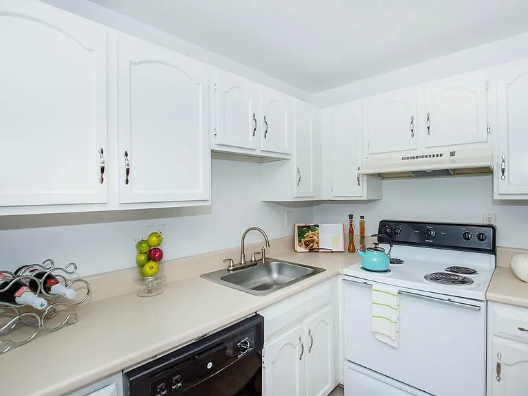 Woodcliff Estates — Photo 25