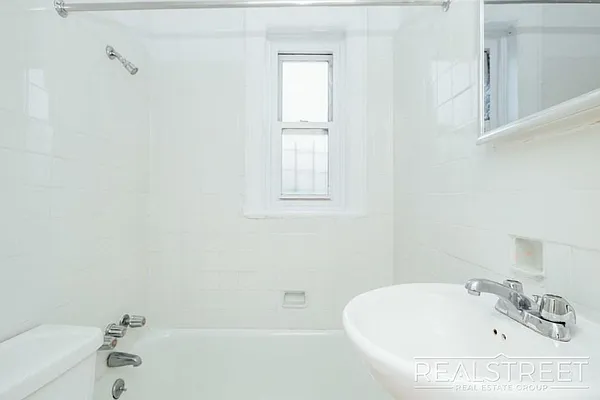 Rented by Real Street Inc | media 5