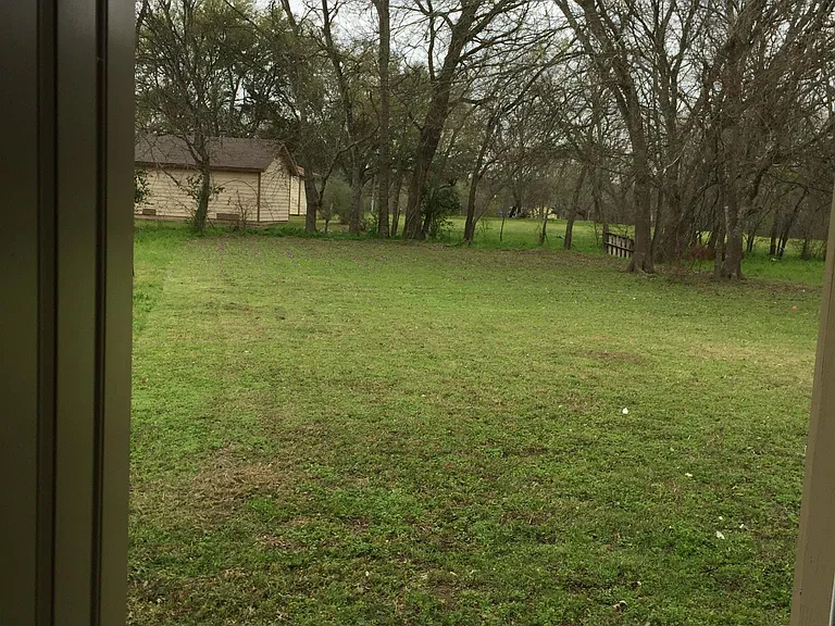 153 Highview Ln — Photo 2