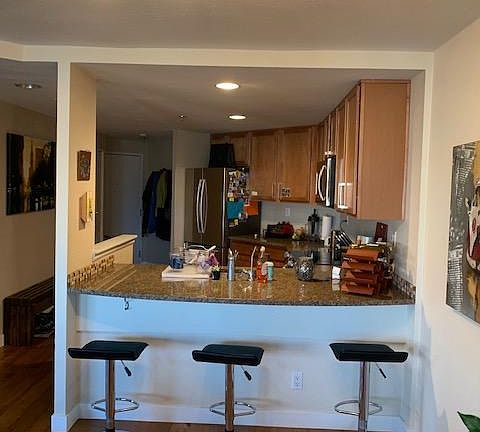 4th image of 100 Park Ave W APT 607