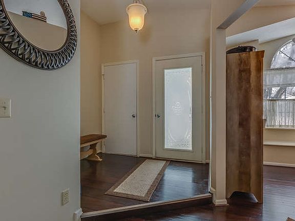 3rd image of 5211 Jenny Ln