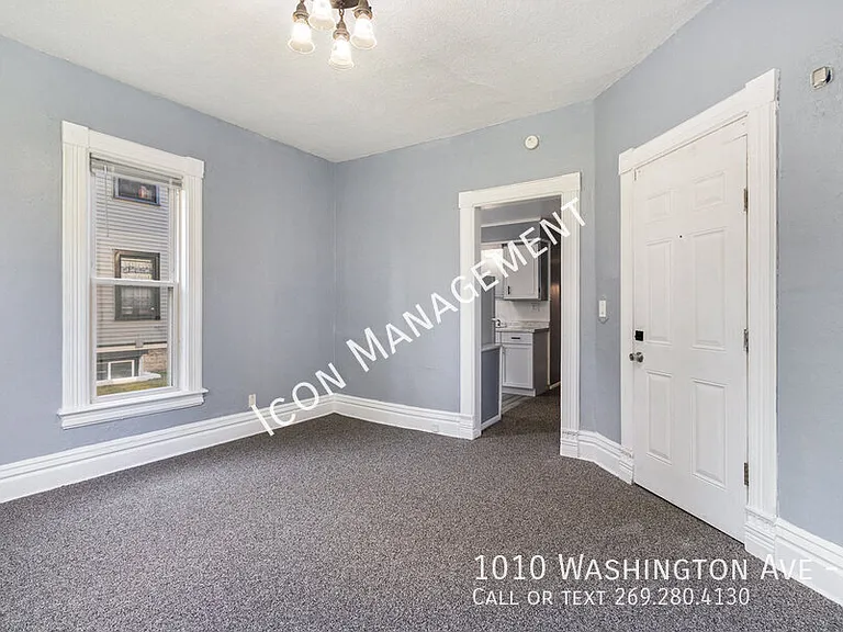 1010 Washington Ave #1 — Photo 4