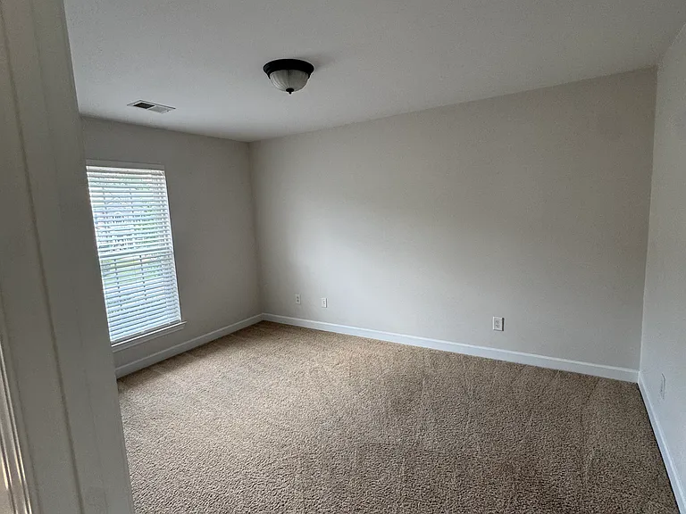 1511 Red Oak Dr — Photo 16