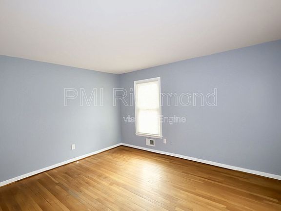 3rd image of 1929 Millsap Ln