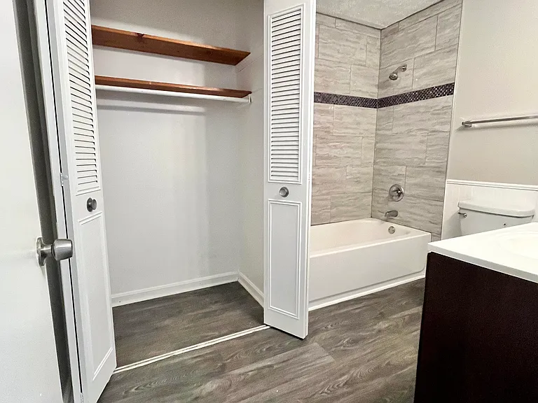 9900 Merioneth Dr #4 — Photo 8