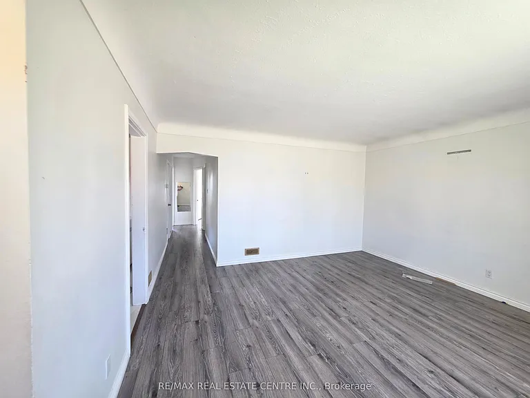 353 E 21st St — Photo 7