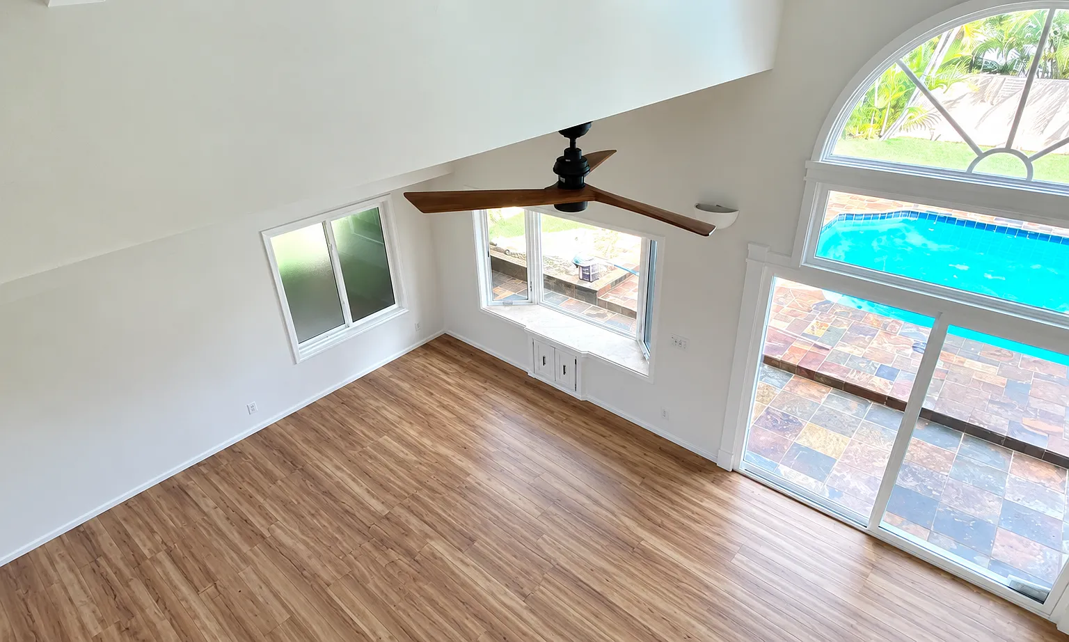 4 bed, 2200 sqft, $6,250 — Photo 4