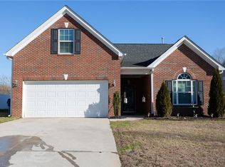 2714 Creek Bend Ct, Graham, NC 27253