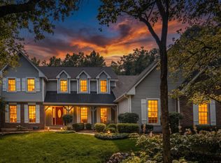 5N662 Forest Glen Ln, St Charles, IL 60175
