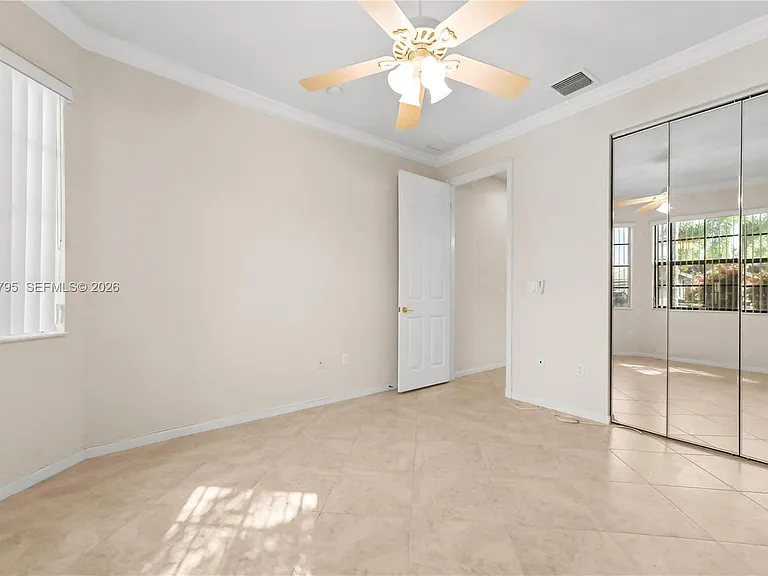 6823 Fabiano Cir — Photo 9