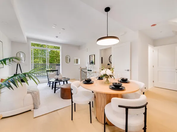 918 W 32nd Ave #203, Vancouver, BC V5Z 2J9