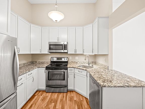 4th image of 4227 Goldenrod Ln N