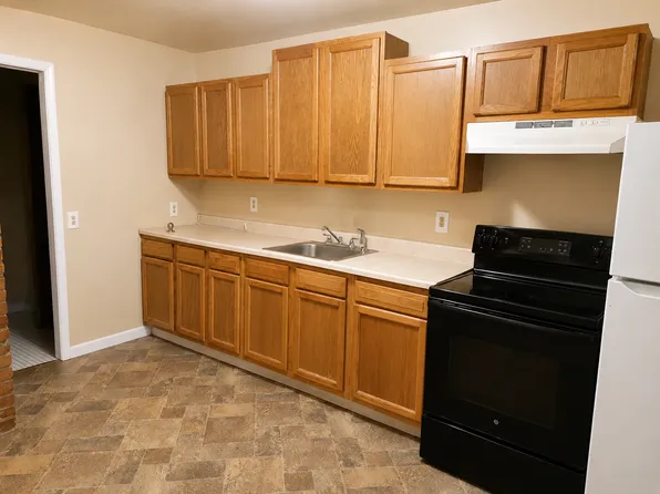9 Thompson St #Basement, Troy, NY 12180