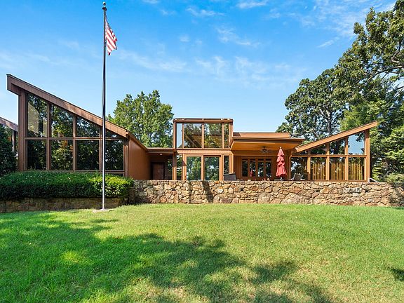 5th image of 645 S Augusta Drive