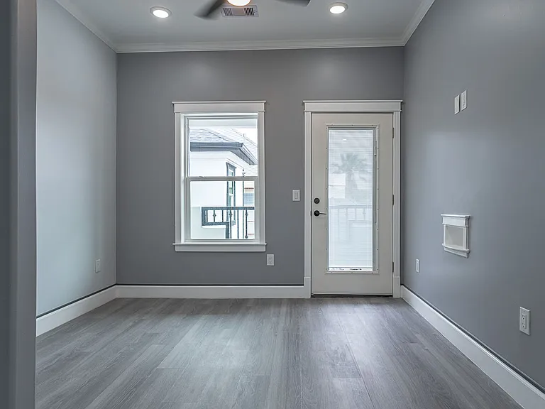 1801 Rosenberg — Photo 6