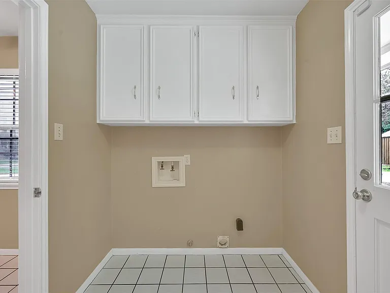 2010 Tucumcari Dr — Photo 17