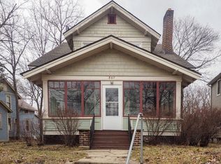 807 Oakland Dr, Kalamazoo, MI