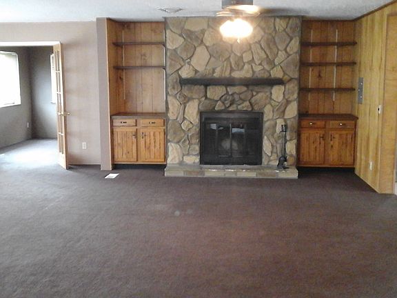 3rd image of 570 Sego Lily St