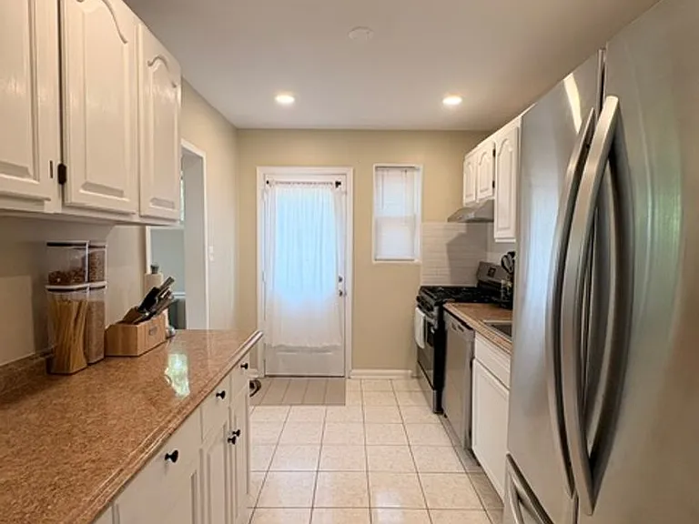 13520 Grenoble Dr — Photo 12