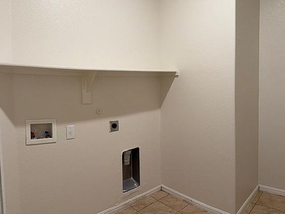 5th image of 945 Loftin St