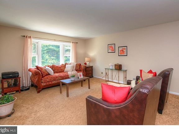 2nd image of 186 Gregg Dr