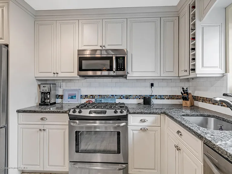 709 Ocean Ave #5 — Photo 3