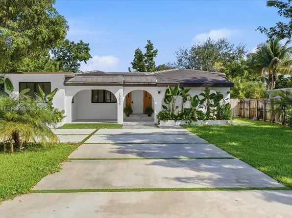 10845 Peachtree Dr, Miami, FL 33161