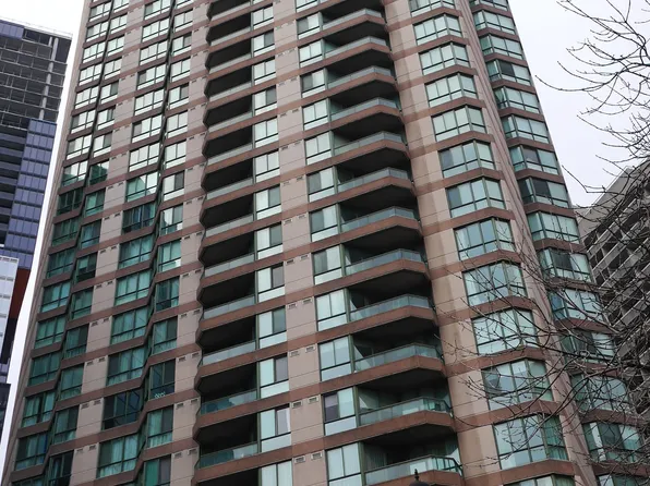 38 Elm St #3200, Toronto, ON M5G 2K5
