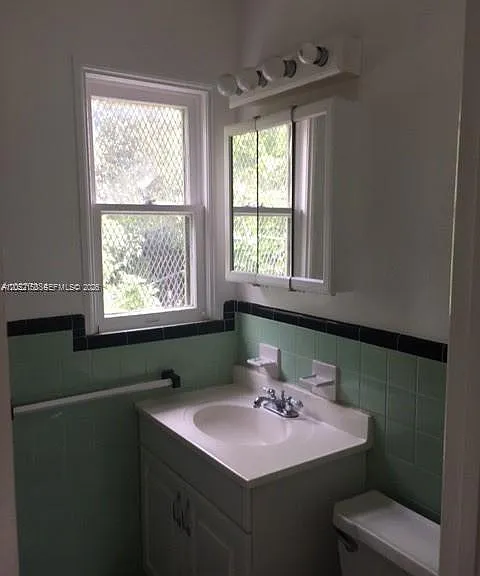 1002 SW 37th Ave #3 — Photo 5
