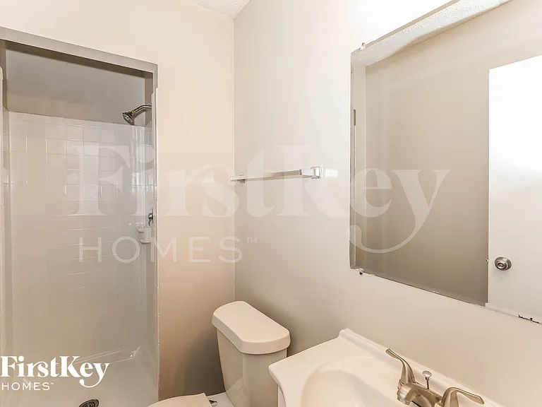 1334 Labelle St — Photo 17