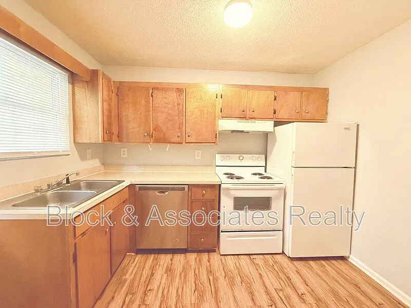 2 bed, 2.0 bath, $870 — Photo 3