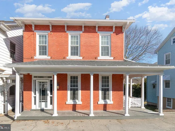 228 W Market St, Pillow, PA 17080