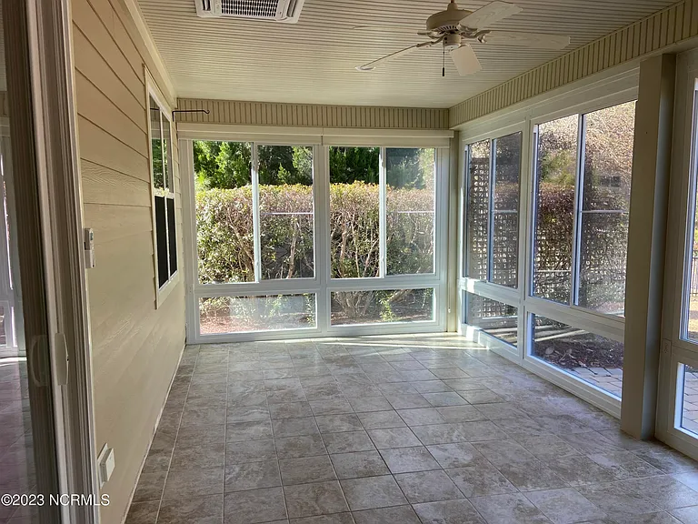 1113 Evangeline Dr — Photo 29