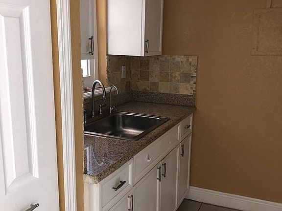 3rd image of 633 S Royal Poinciana Blvd