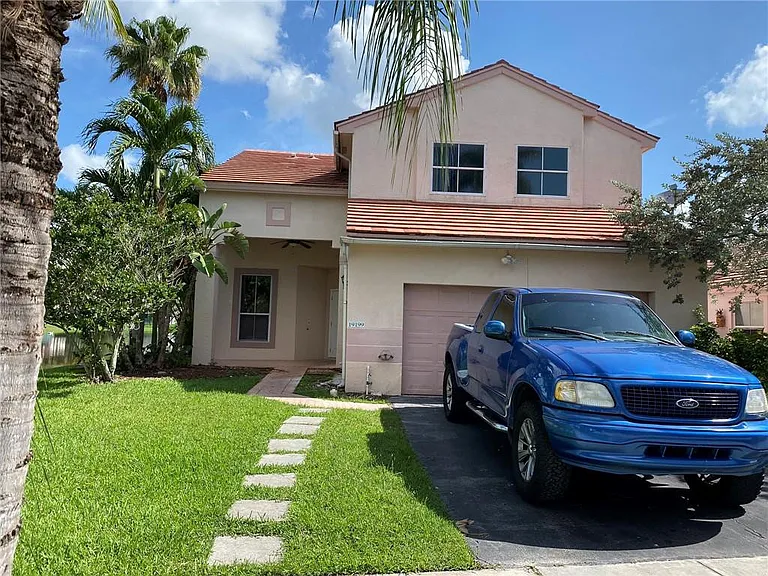 19199 NW 19th St — Photo 1