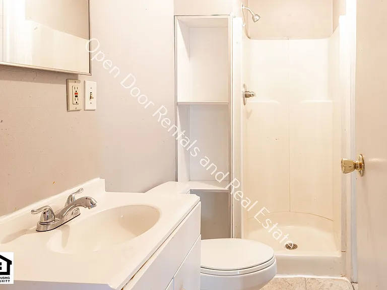 501 N Broadway St — Photo 14