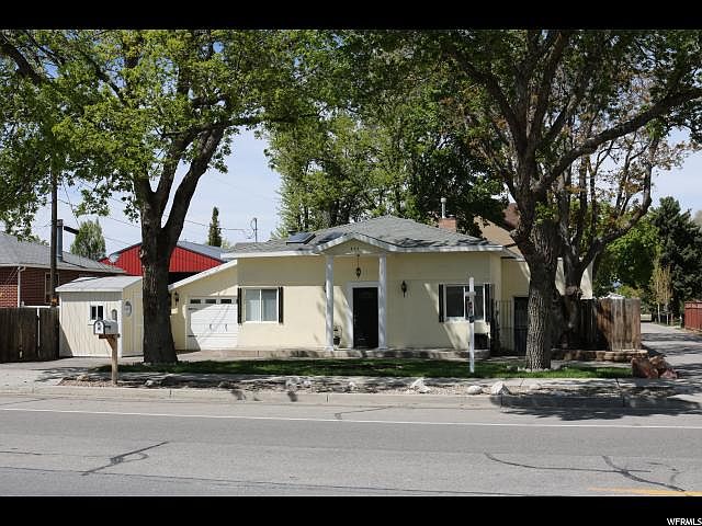 1st image of 411 E Greenwood Ave