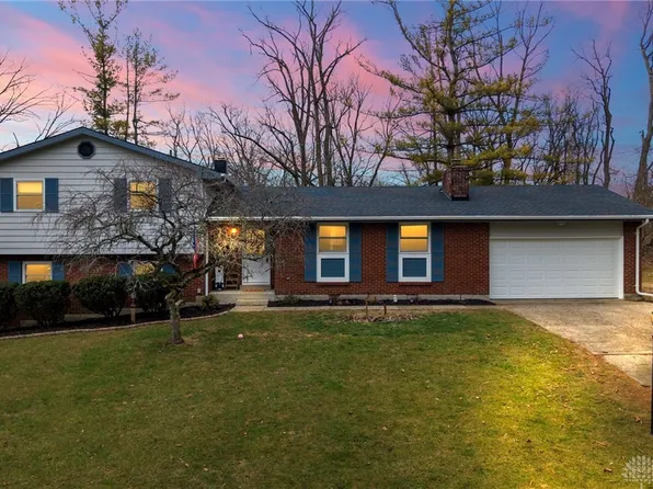 2727 Blue Rock Dr, Dayton, OH 45434