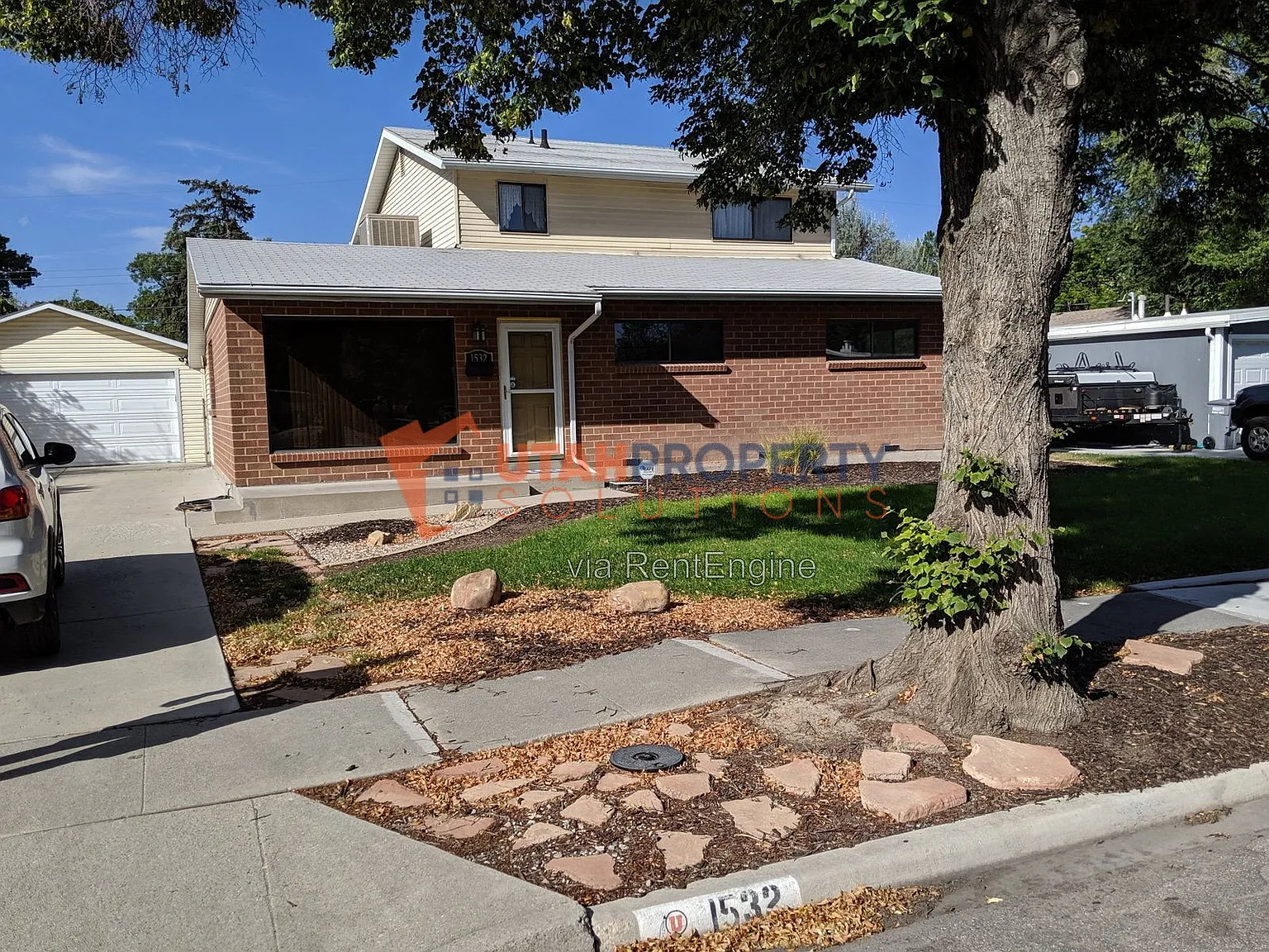 4 bed, 2.0 bath, 2204 sqft, $2,345 — Photo 3